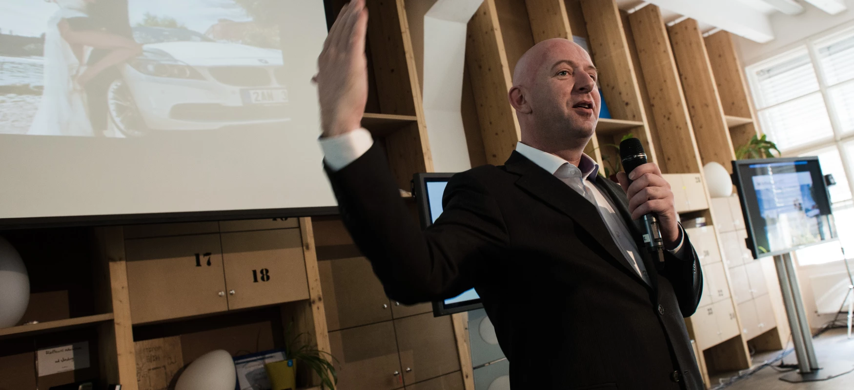 Zeptali jsme se keynote řečníka konference Loyalty over Gold, s čím přijíždí do Prahy..